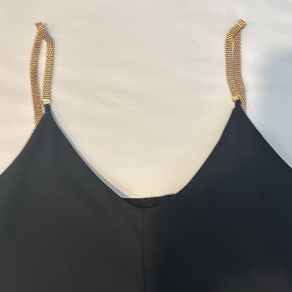 Black chain strap top - Picture 3 of 6